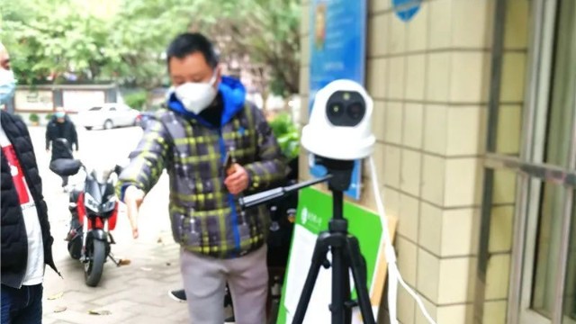 紅外智能人體測(cè)溫系統(tǒng)科學(xué)有效地筑起學(xué)校疫情防控第一道防線