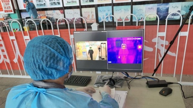 車站紅外線測(cè)溫儀