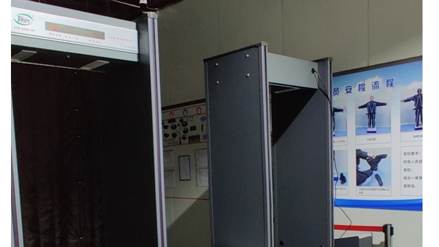 探天下監(jiān)獄金屬探測(cè)安檢門:讓一只"蚊子"也飛不進(jìn)去