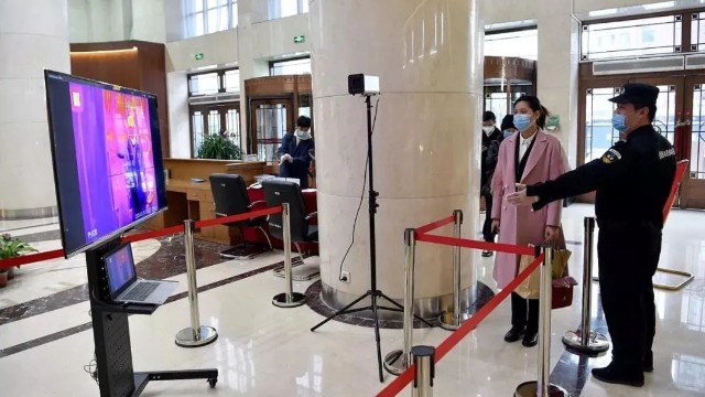 幾秒完成測溫篩查，全自動成像紅外線測溫儀讓銀行防疫工作更高效