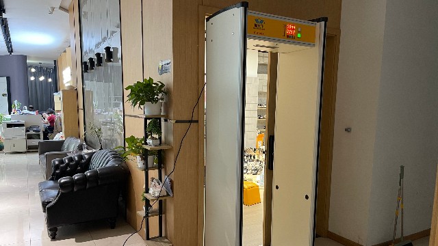 浙江某鞋業(yè)公司引入探天下電子產(chǎn)品探測(cè)門,確保設(shè)計(jì)辦公室機(jī)密不泄露
