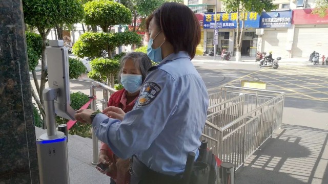 健康碼人臉識別測溫智能一體機助力疫情防控