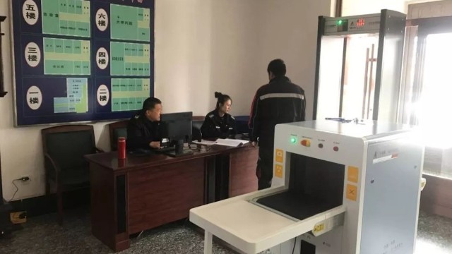 和龍林區(qū)基層法院為加強法院安保工作配備安檢設備和警用裝備