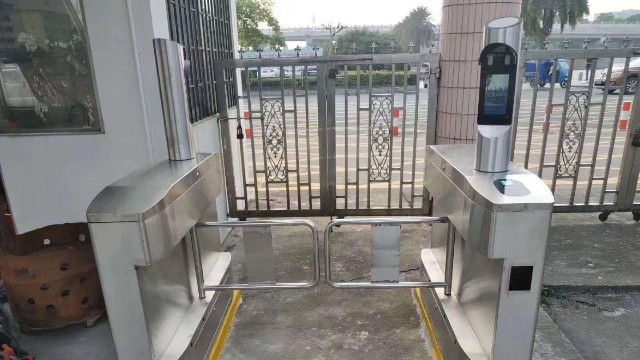 人臉識(shí)別門禁閘機(jī)
