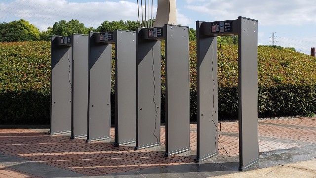 金屬探測(cè)門(mén)價(jià)格貴和便宜如何取舍？認(rèn)準(zhǔn)這點(diǎn)很重要