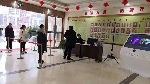 熱成像人體智能測溫儀筑起疫情防控政務(wù)服務(wù)大廳首道防線