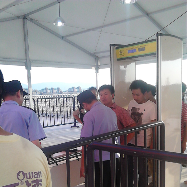 液晶型金屬探測(cè)安檢門(mén)