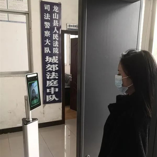 人臉識(shí)別測溫一體機(jī)